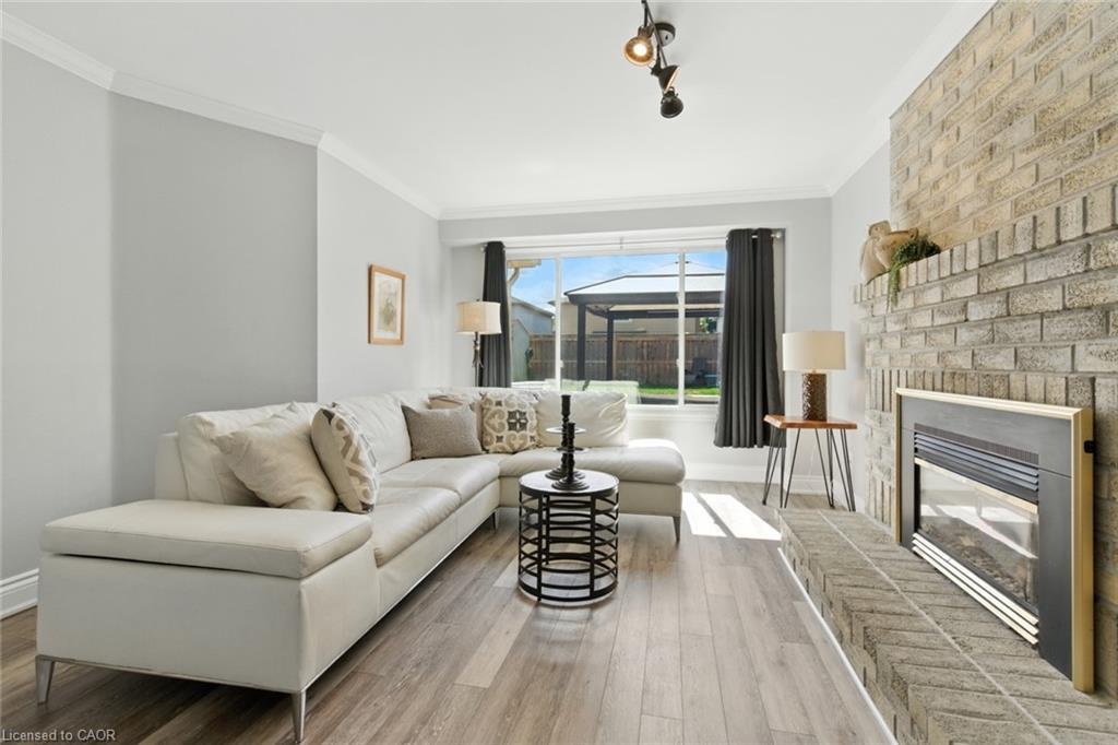 580 Deerhurst Drive, Burlington, ON - Indoor Photo Showing Living Room With Fireplace