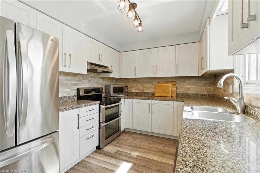 580 Deerhurst Drive, Burlington, ON - Indoor Photo Showing Kitchen With Double Sink