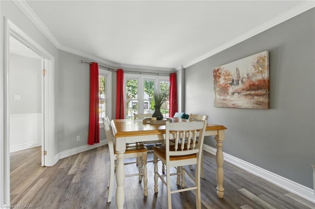 580 Deerhurst Drive, Burlington, ON - Indoor Photo Showing Dining Room