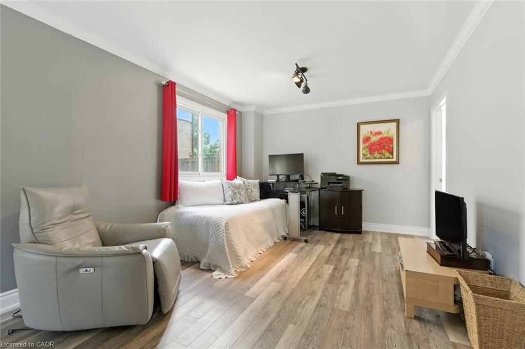 580 Deerhurst Drive, Burlington, ON - Indoor