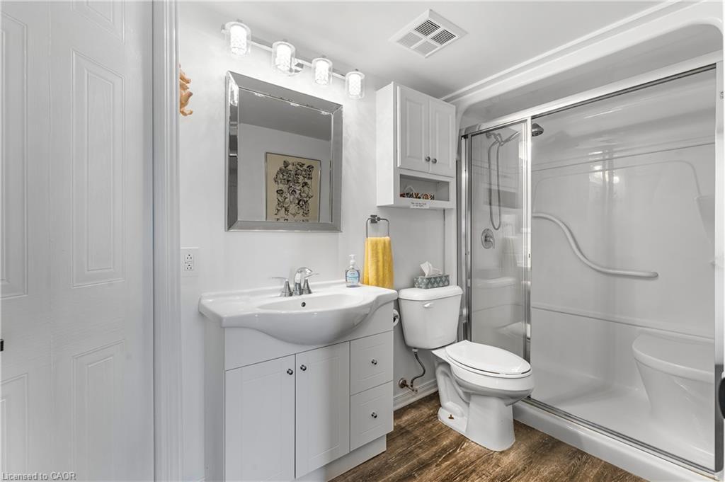 707-81 Scott Street, St. Catharines, ON - Indoor Photo Showing Bathroom