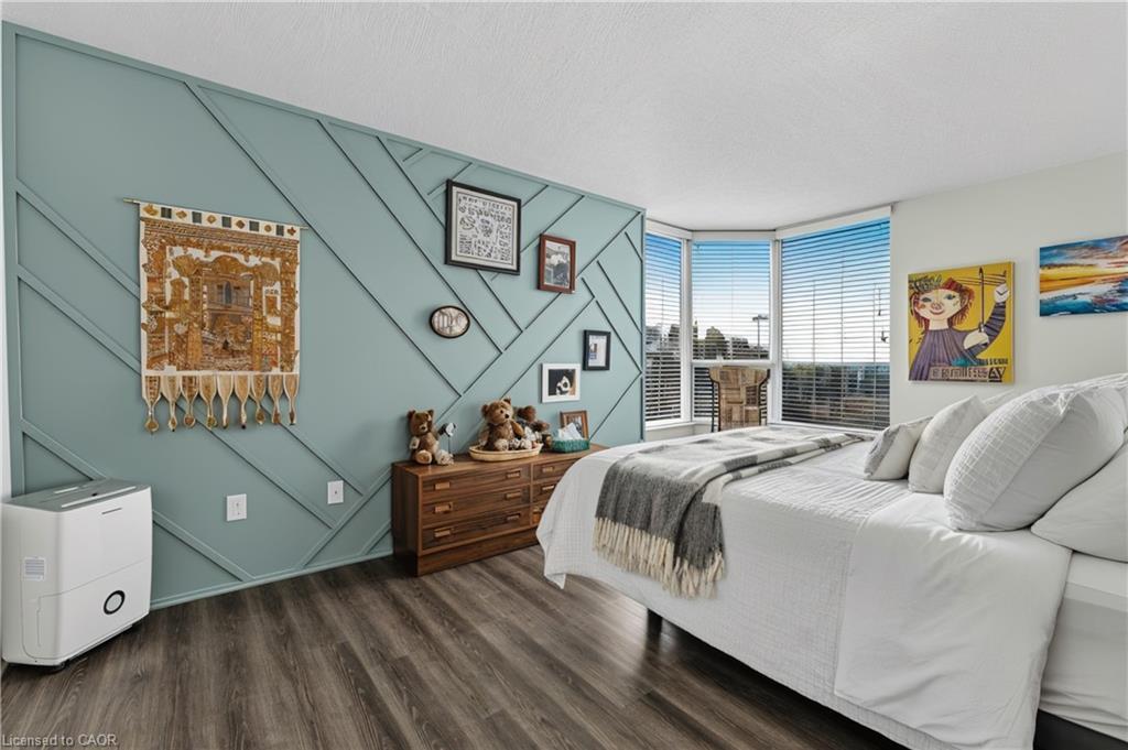 707-81 Scott Street, St. Catharines, ON - Indoor Photo Showing Bedroom