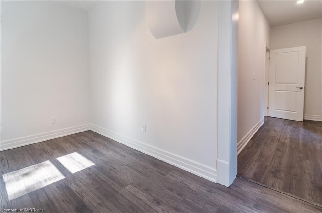 115 Spadina Avenue, Hamilton, ON - Indoor Photo Showing Other Room