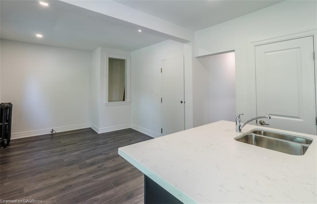 115 Spadina Avenue, Hamilton, ON - Indoor