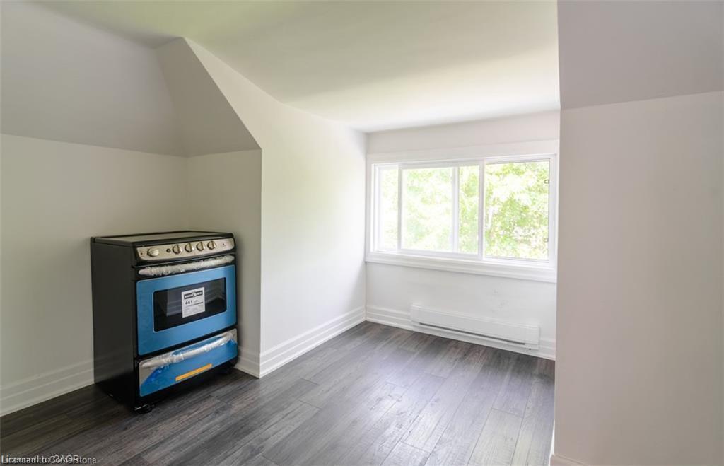 115 Spadina Avenue, Hamilton, ON - Indoor Photo Showing Other Room