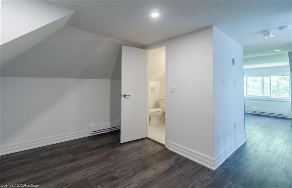 115 Spadina Avenue, Hamilton, ON - Indoor Photo Showing Other Room