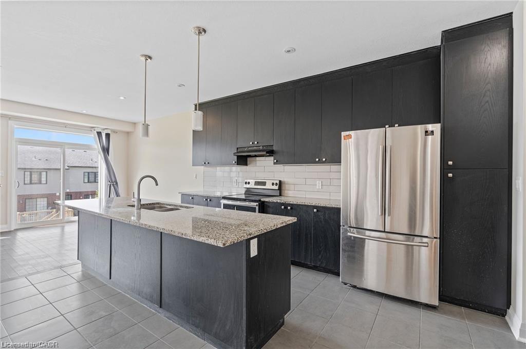 34 Sportsman Hill Street, Kitchener, ON - Indoor Photo Showing Kitchen With Stainless Steel Kitchen With Upgraded Kitchen