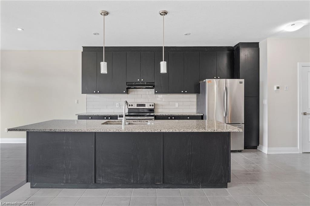 34 Sportsman Hill Street, Kitchener, ON - Indoor Photo Showing Kitchen With Stainless Steel Kitchen With Upgraded Kitchen
