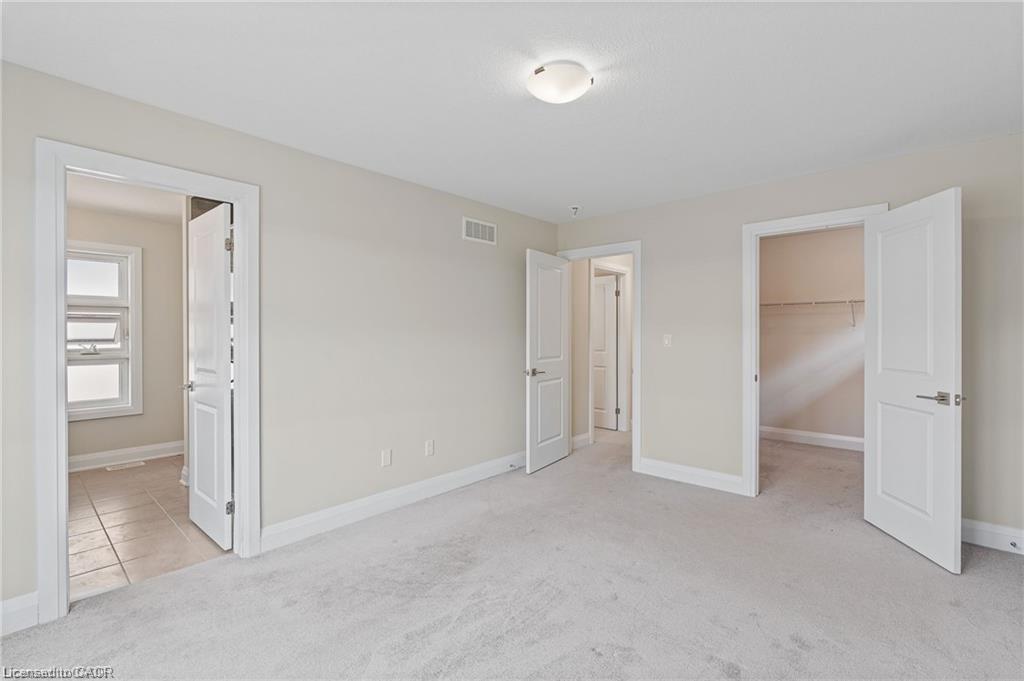 34 Sportsman Hill Street, Kitchener, ON - Indoor