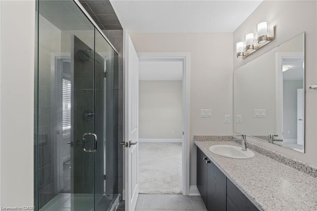 34 Sportsman Hill Street, Kitchener, ON - Indoor Photo Showing Bathroom
