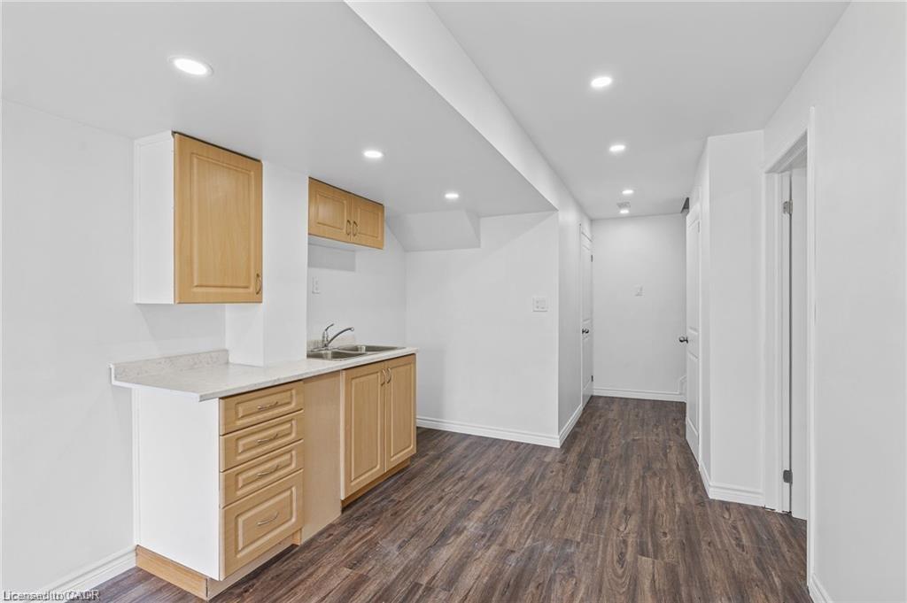 34 Sportsman Hill Street, Kitchener, ON - Indoor Photo Showing Other Room