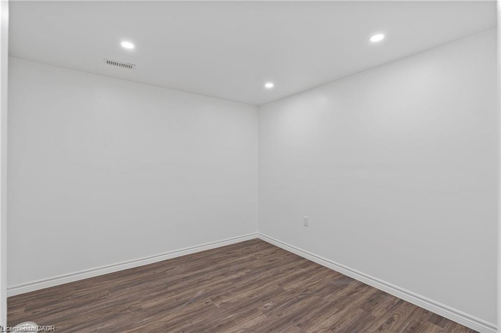 34 Sportsman Hill Street, Kitchener, ON - Indoor Photo Showing Other Room