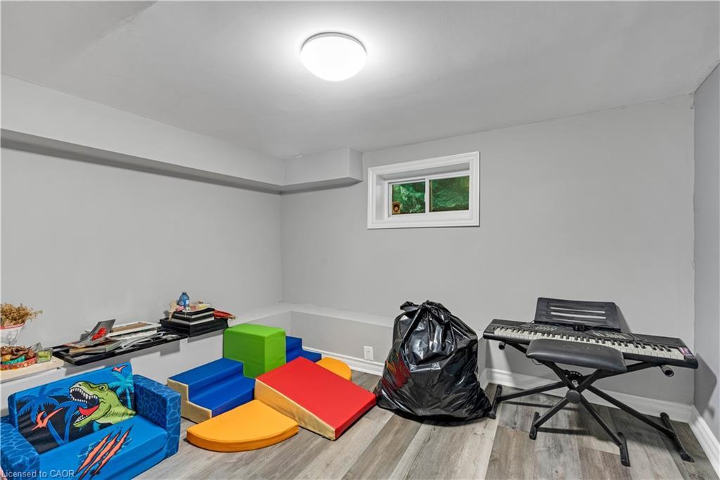 12 Lincoln Street, Hamilton, ON - Indoor