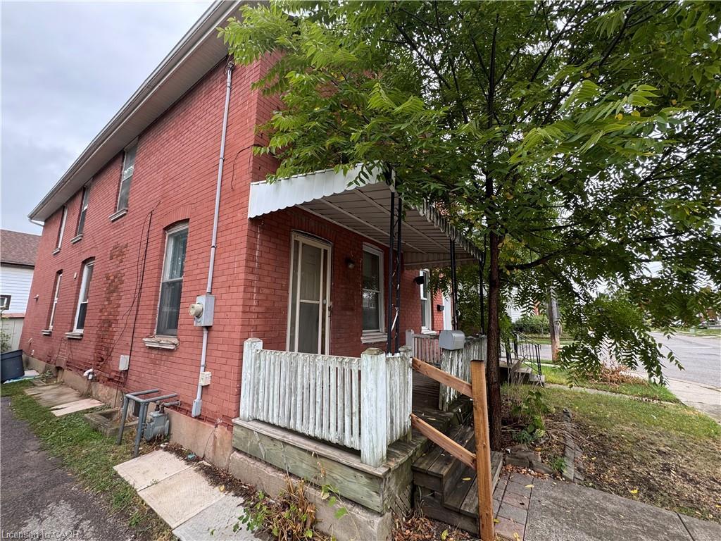 141 Superior Street, Brantford, ON - Outdoor With Exterior