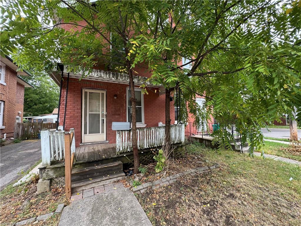 141 Superior Street, Brantford, ON - Outdoor