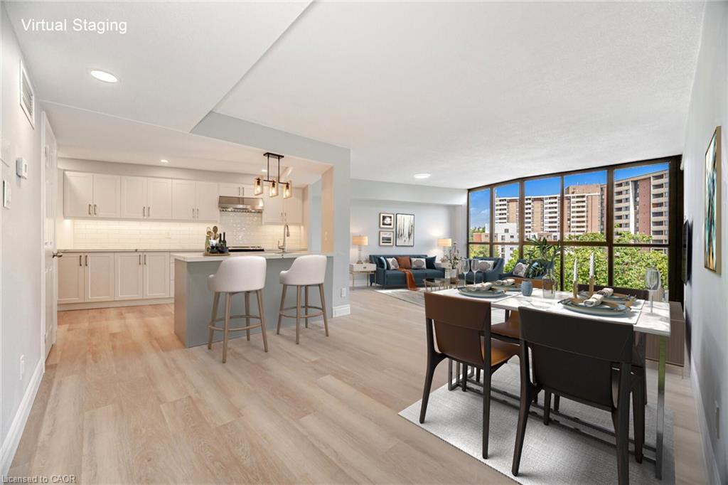 606-1240 Marlborough Court, Oakville, ON - Indoor