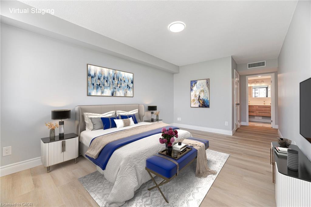 606-1240 Marlborough Court, Oakville, ON - Indoor Photo Showing Bedroom