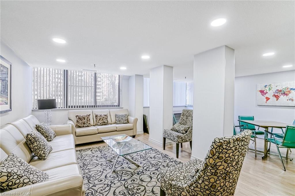 606-1240 Marlborough Court, Oakville, ON - Indoor