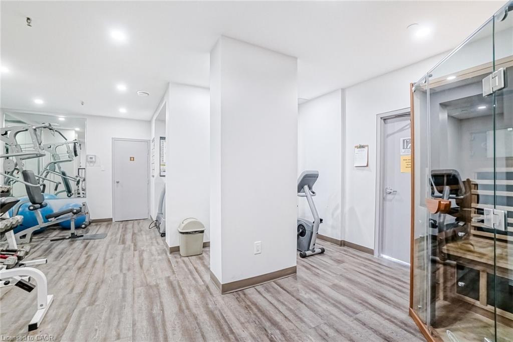 606-1240 Marlborough Court, Oakville, ON - Indoor Photo Showing Other Room