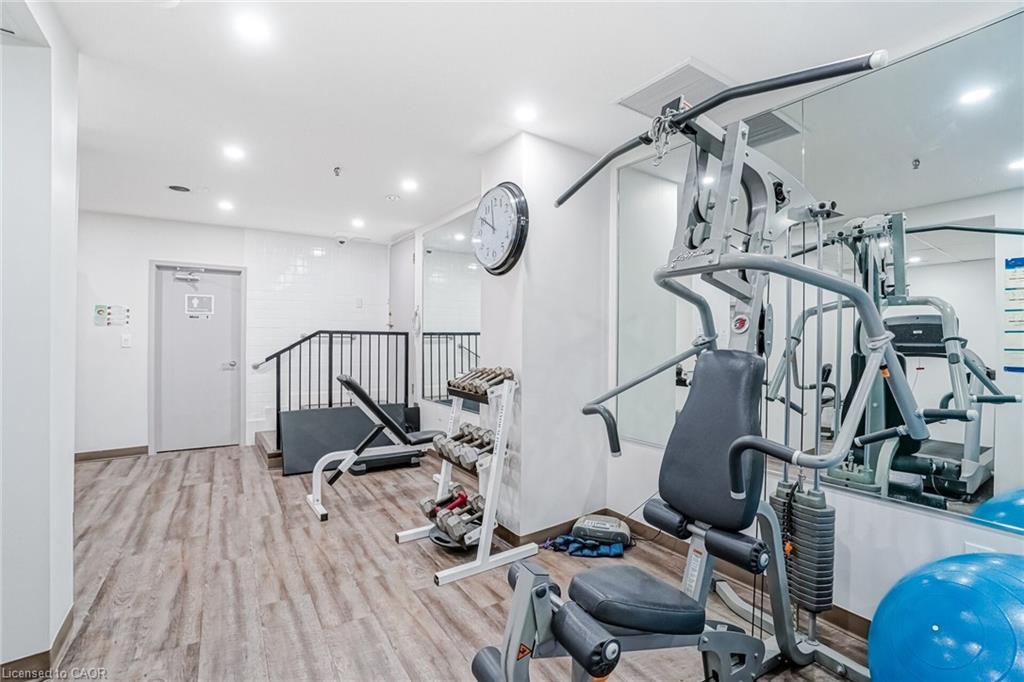 606-1240 Marlborough Court, Oakville, ON - Indoor Photo Showing Gym Room
