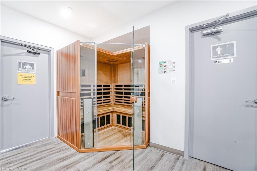 606-1240 Marlborough Court, Oakville, ON - Indoor