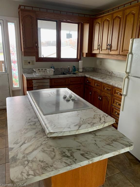 9673 3Rd Conc Road, West Lincoln, ON - Indoor Photo Showing Kitchen