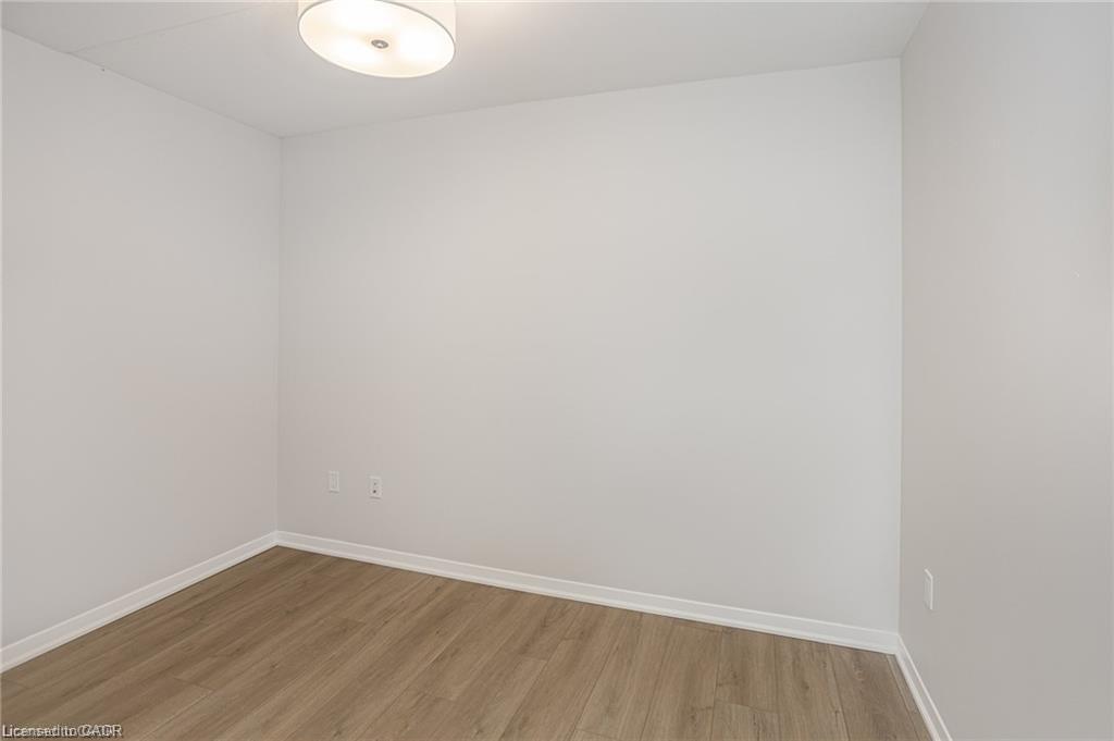 202-3998 Victoria Avenue, Lincoln, ON - Indoor Photo Showing Other Room