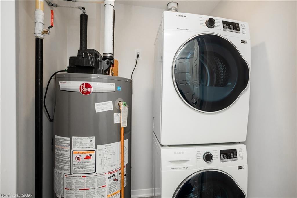 202-3998 Victoria Avenue, Lincoln, ON - Indoor Photo Showing Laundry Room