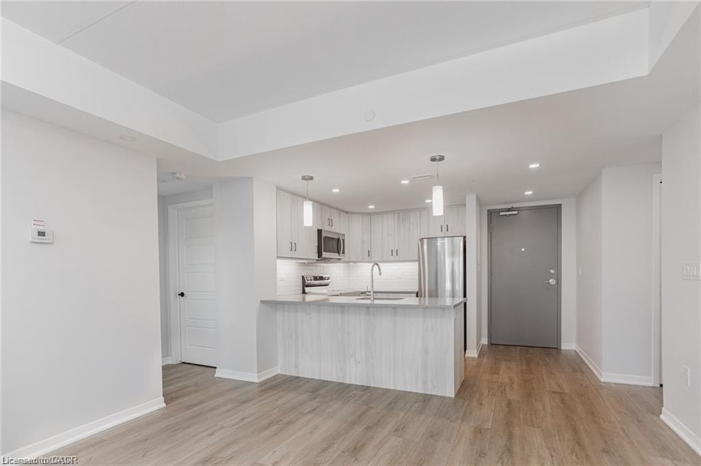 202-3998 Victoria Avenue, Lincoln, ON - Indoor Photo Showing Kitchen