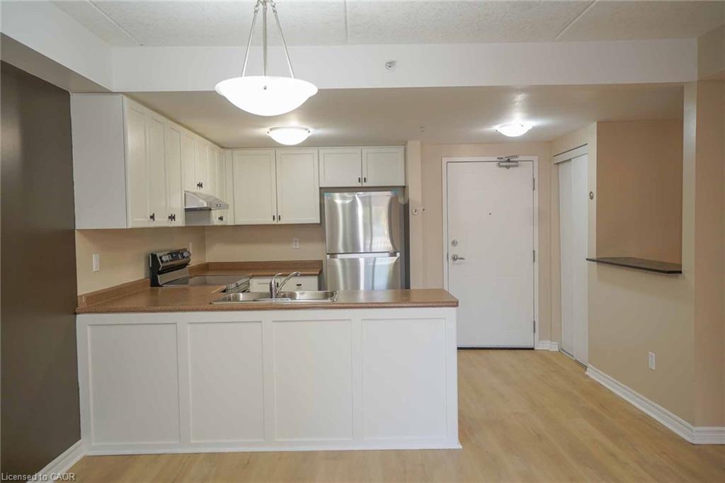 106-39 Goodwin Drive, Guelph, ON - Indoor Photo Showing Kitchen With Double Sink