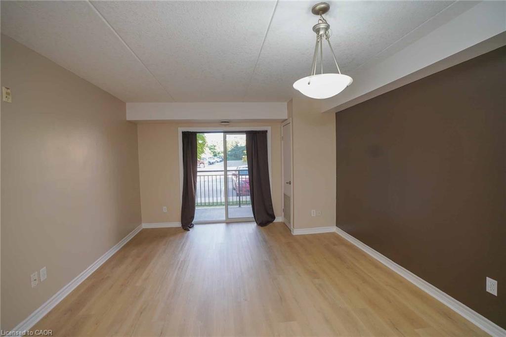 106-39 Goodwin Drive, Guelph, ON - Indoor Photo Showing Other Room