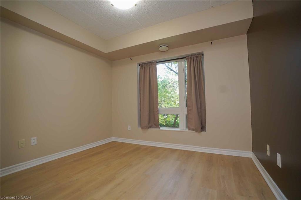 106-39 Goodwin Drive, Guelph, ON - Indoor Photo Showing Other Room