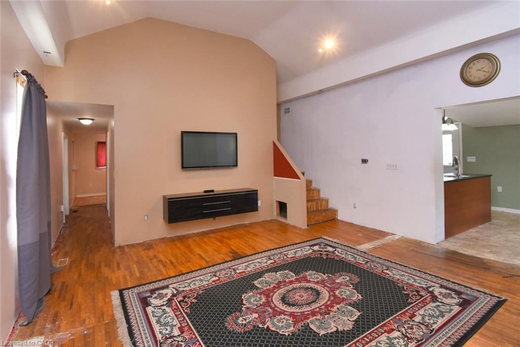 139 Chestnut Avenue, Brantford, ON - Indoor Photo Showing Other Room