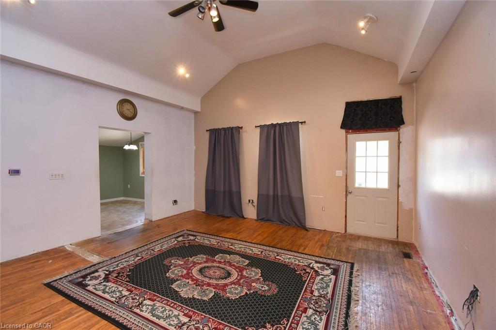 139 Chestnut Avenue, Brantford, ON - Indoor Photo Showing Other Room