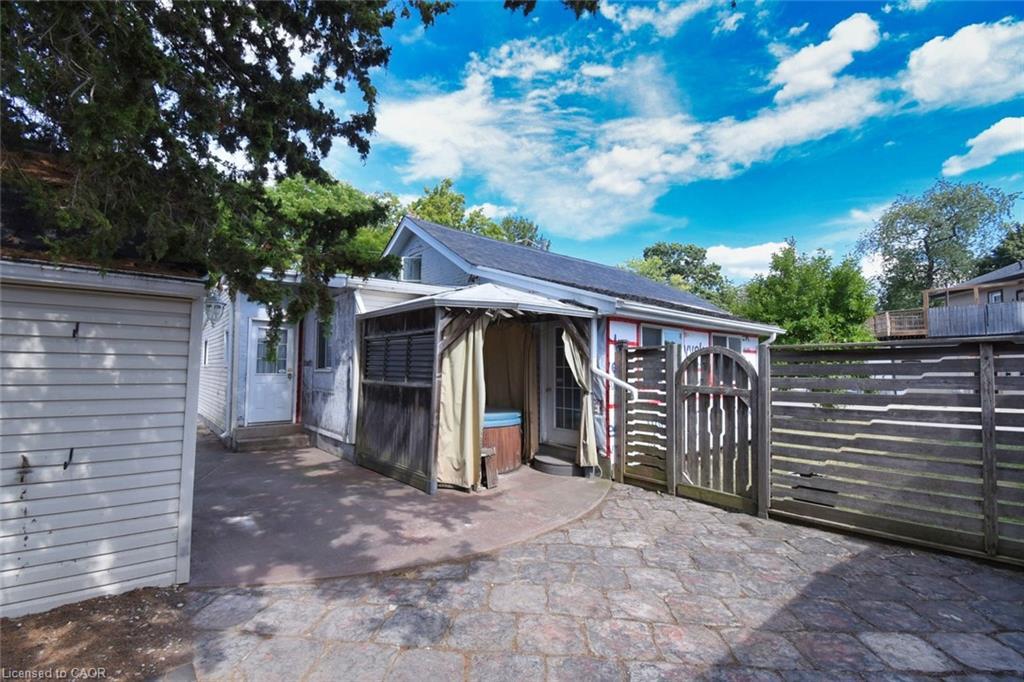 139 Chestnut Avenue, Brantford, ON - Outdoor