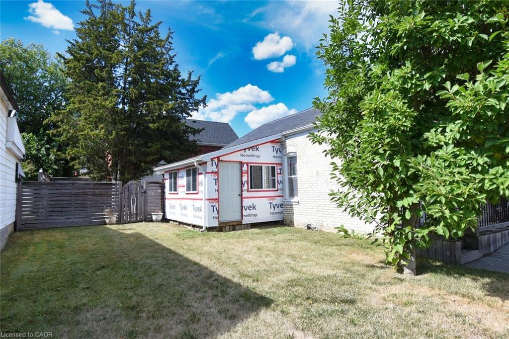 139 Chestnut Avenue, Brantford, ON - Outdoor
