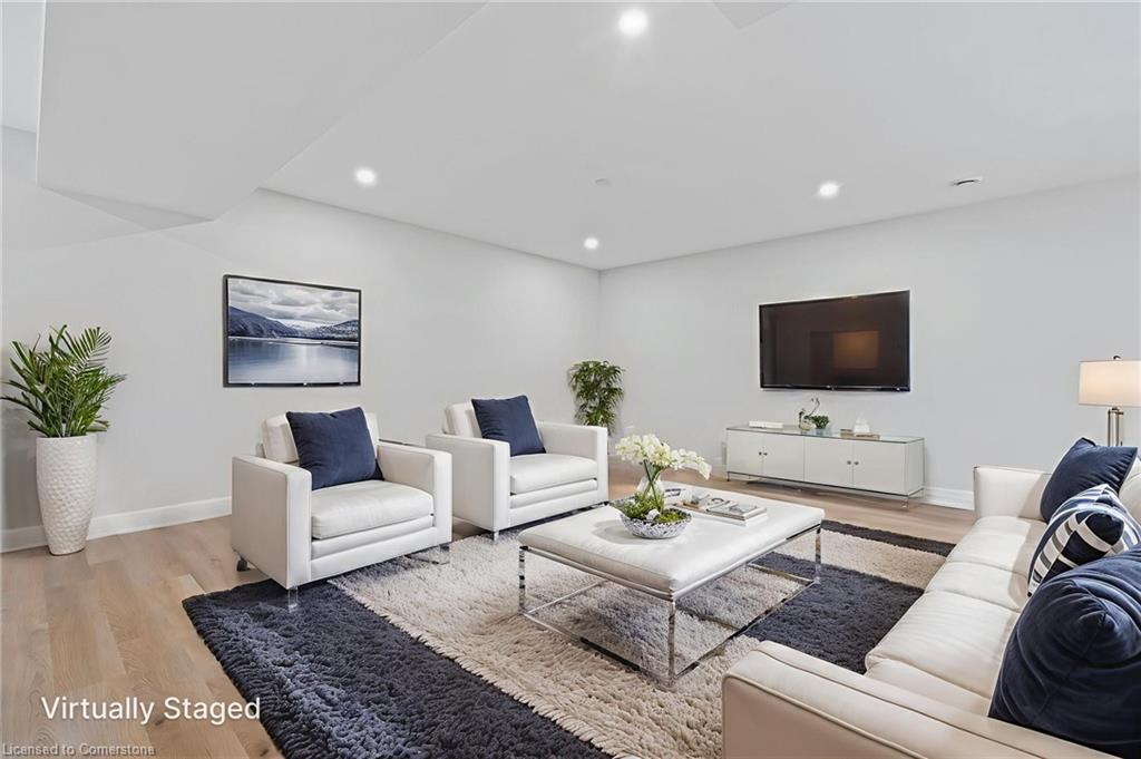 107 Millpond Road, Niagara-On-The-Lake, ON - Indoor Photo Showing Living Room