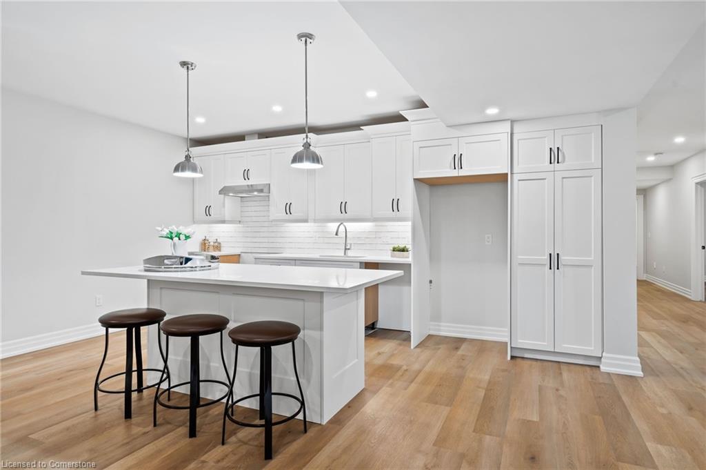 107 Millpond Road, Niagara-On-The-Lake, ON - Indoor Photo Showing Kitchen With Upgraded Kitchen