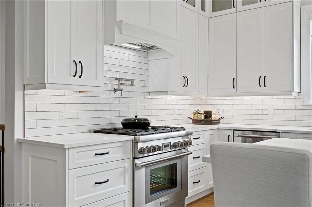 107 Millpond Road, Niagara-On-The-Lake, ON - Indoor Photo Showing Kitchen With Upgraded Kitchen