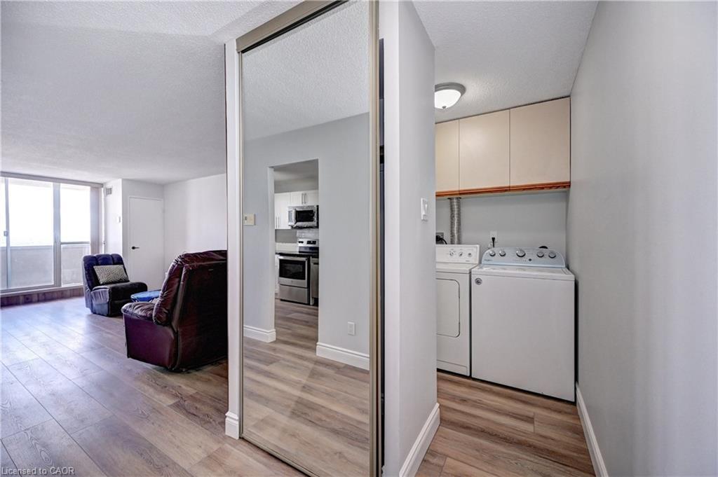 1502-375 King Street N, Waterloo, ON - Indoor Photo Showing Laundry Room