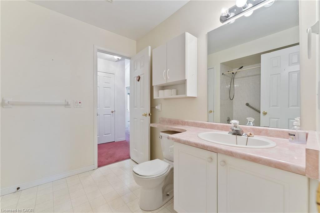 20-60 Rice Avenue, Hamilton, ON - Indoor Photo Showing Bathroom