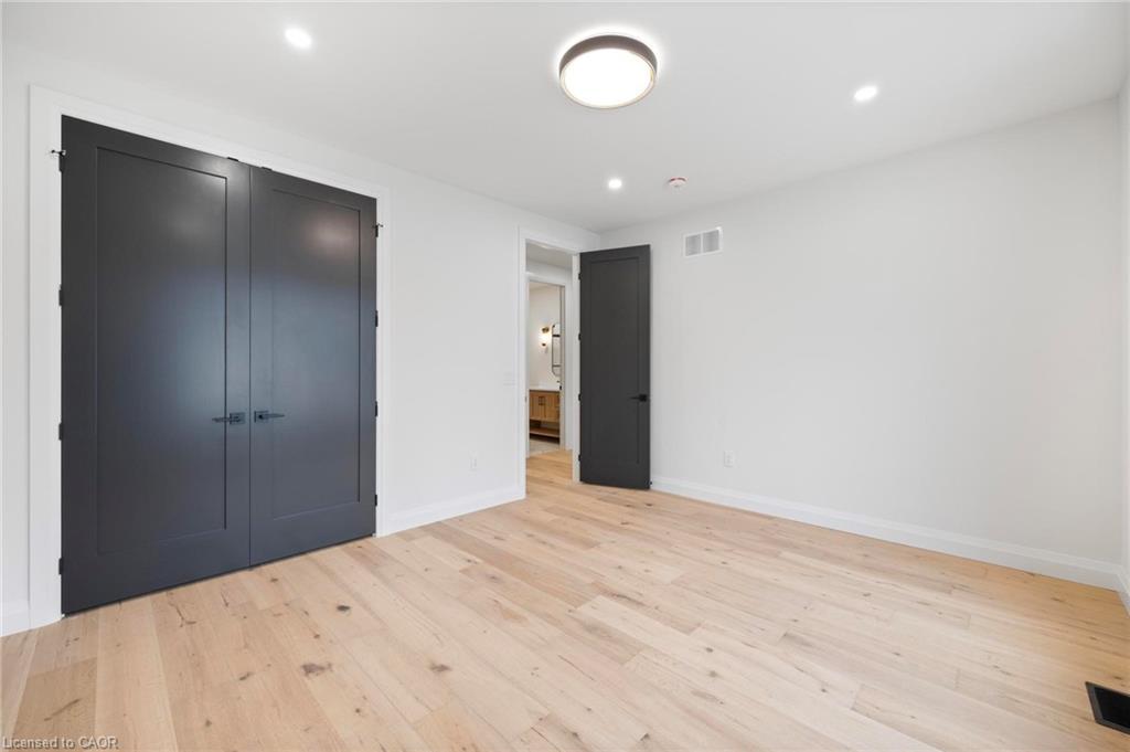 33 Glen Eagle Court, Huntsville, ON - Indoor Photo Showing Other Room