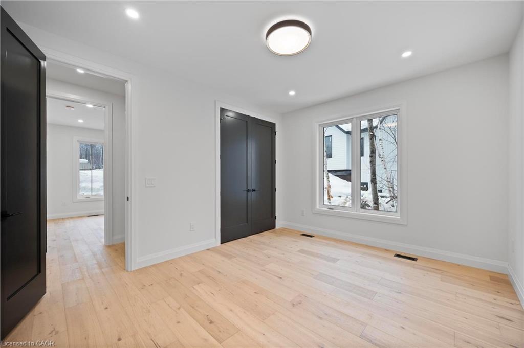 33 Glen Eagle Court, Huntsville, ON - Indoor Photo Showing Other Room