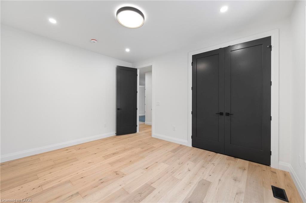 33 Glen Eagle Court, Huntsville, ON - Indoor Photo Showing Other Room