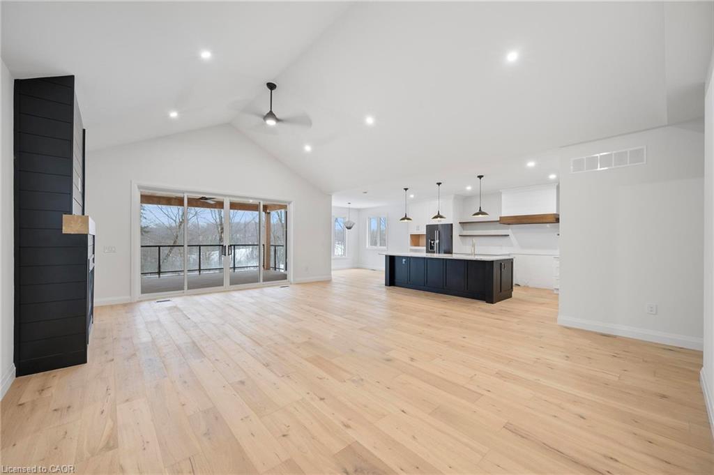 33 Glen Eagle Court, Huntsville, ON - Indoor