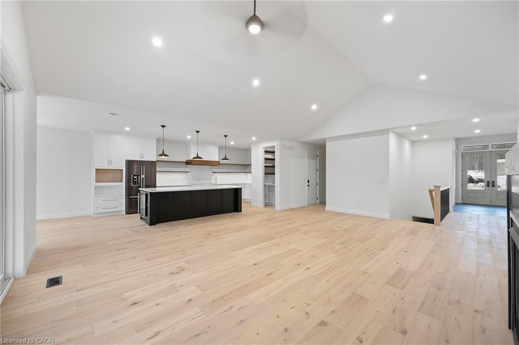 33 Glen Eagle Court, Huntsville, ON - Indoor