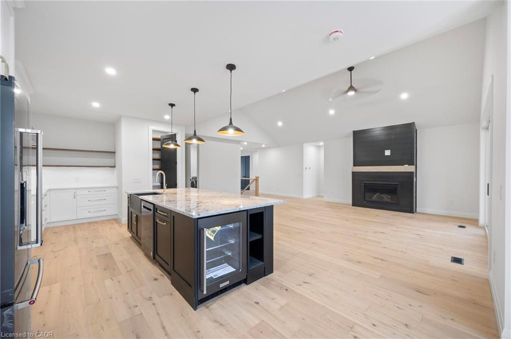 33 Glen Eagle Court, Huntsville, ON - Indoor