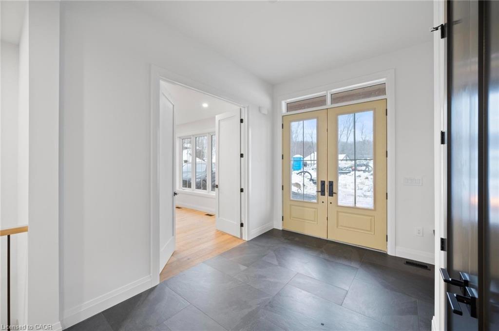 33 Glen Eagle Court, Huntsville, ON - Indoor Photo Showing Other Room