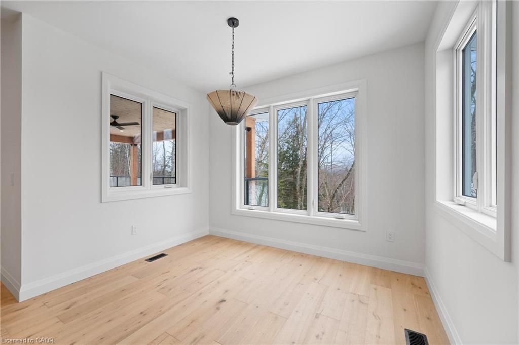 33 Glen Eagle Court, Huntsville, ON - Indoor Photo Showing Other Room