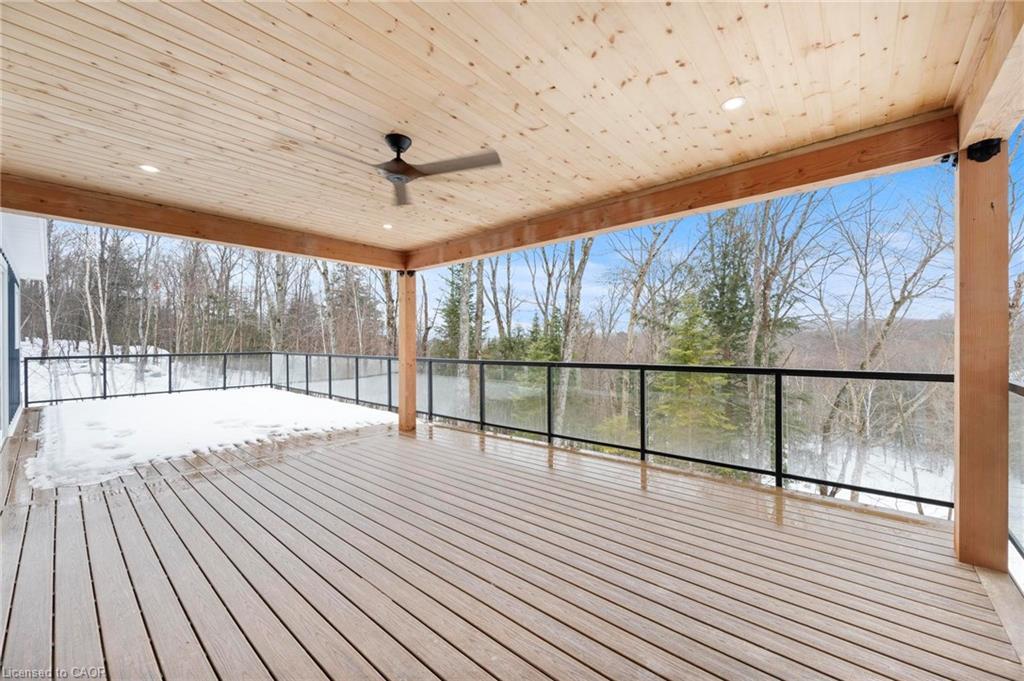 33 Glen Eagle Court, Huntsville, ON - With Deck Patio Veranda With Exterior